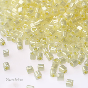 TOHO куб 4 мм (#142)