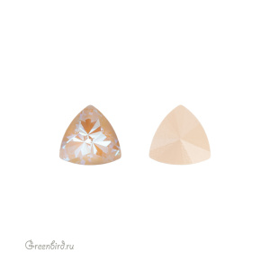4799 Prismatic Triangle Fancy Stone 6x6,1 мм – Ivory Cream DeLite (#001L106D)