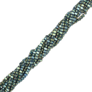 Бусины Геметин, треугольные 3 мм, Scarabaeus Green, нить (#SV-HMT-139)