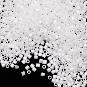 Бисер TOHO шестиугольный 15/0, непрозрачный глянцевый, White (#121), 4,5 г