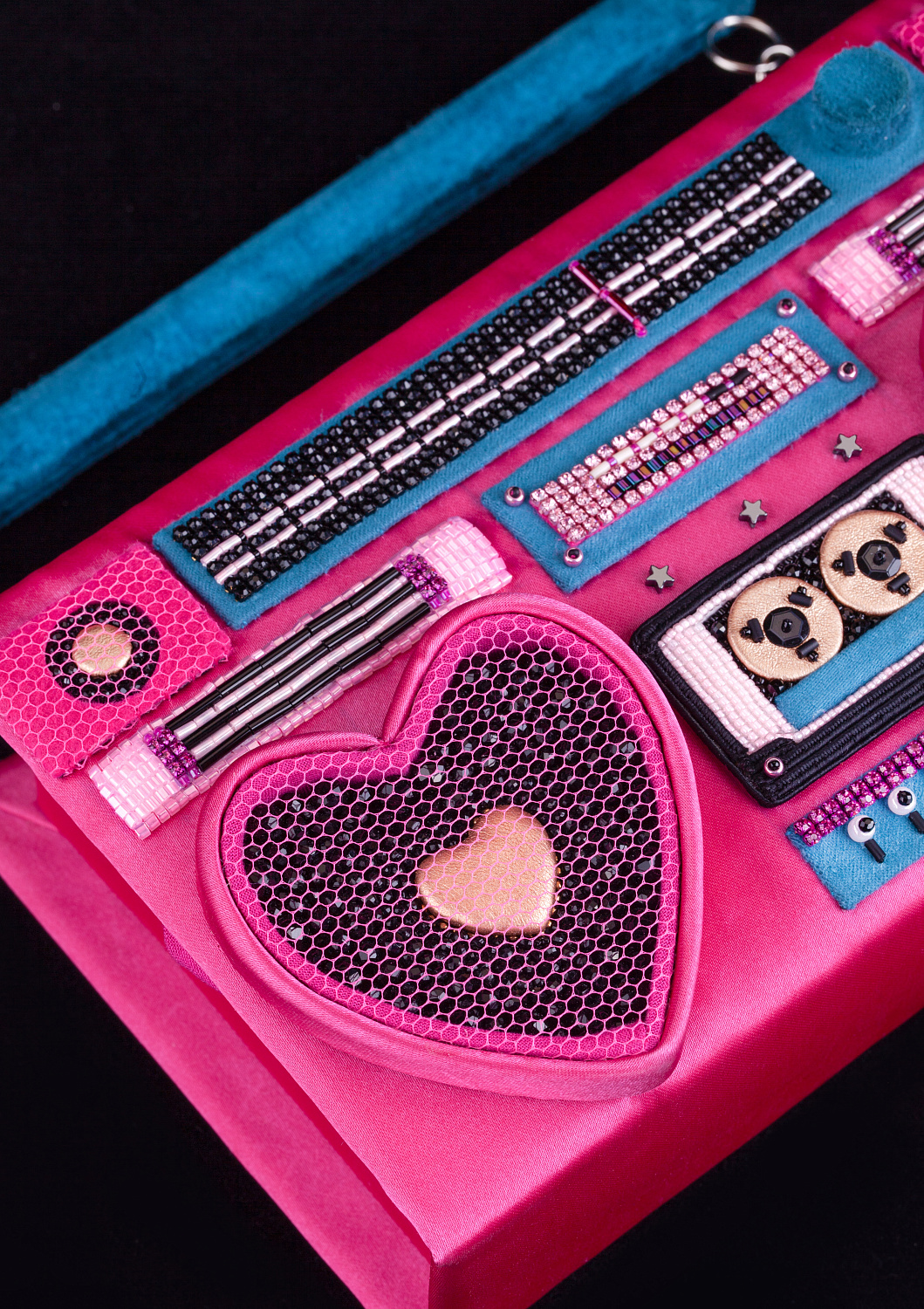 Победитель конкурса «Барбикор»: Обзор сумочки «Мой сердечный магнитофон» и интервью с Еленой Усачевой