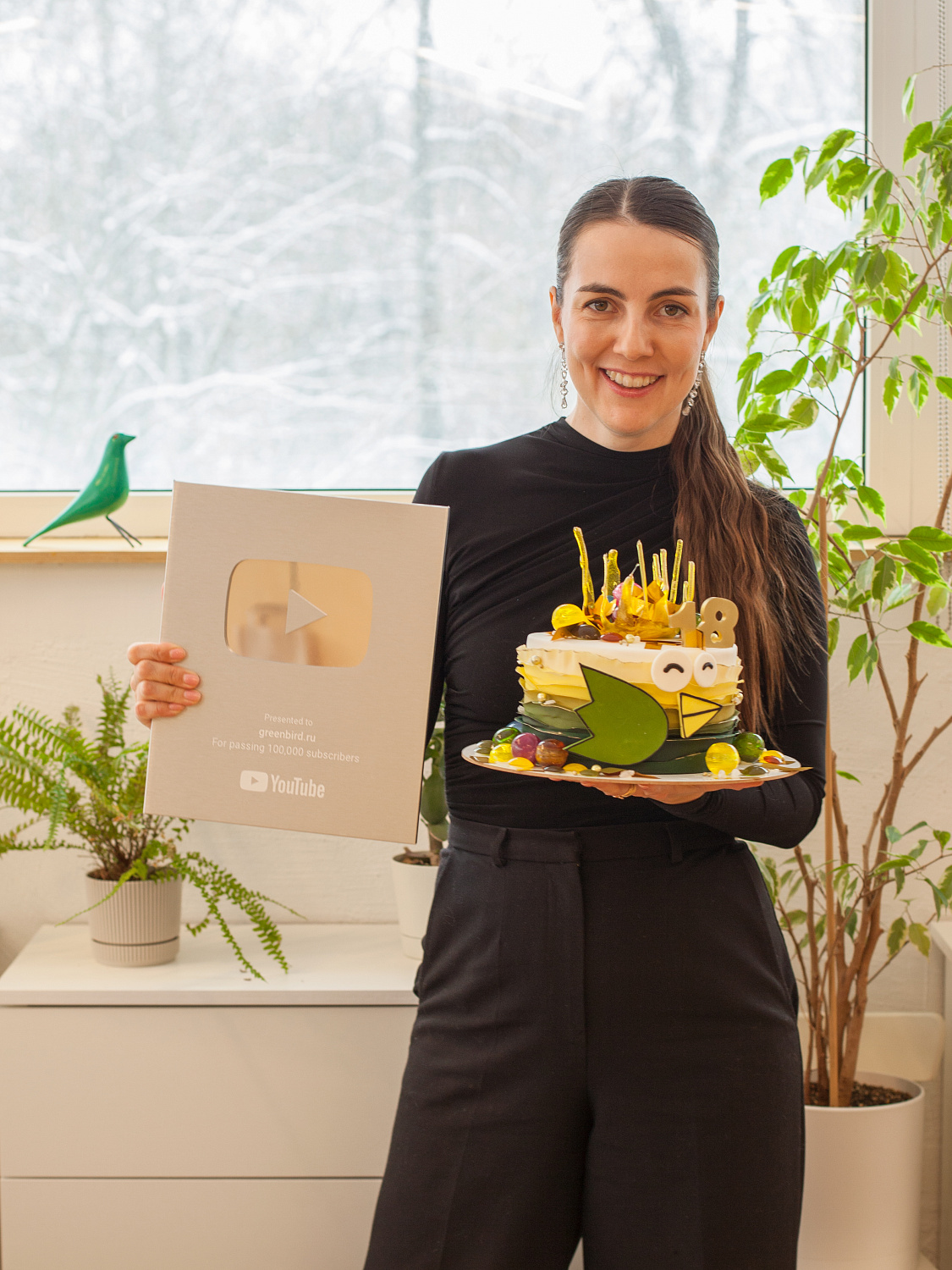 Птичке исполнилось 18 лет!